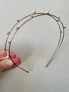 カチューシャ　ヘアアクセサリー ティアラ 結婚式 発表会　イベント　ゴールド