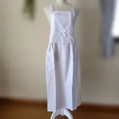 新品タグなし　白いレース付きエプロン