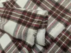 Wチェック微起毛中肉厚・金ラメ細線入り　オフ白系　幅１３０ｃｍ×１００ｃｍ長