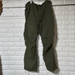 ミリタリーパンツ　無地　アーミーグリーン　パンツひざまで開けて履けます。XL