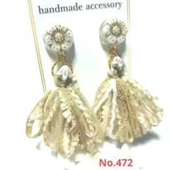 お花 ホワイト レジンピアス イヤリング リリー タッセル ハンドメイド