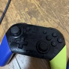 Nintendo Switch プロコントローラー　限定カラー