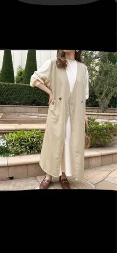 ジレ　ベージュ ダブルボタン Vネック ロングベスト　羽織るだけでオシャレ