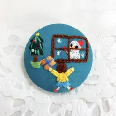 ハンドメイド　くるみボタン　刺繍　ブローチ　ヘアゴム   クリスマスの次の日