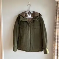 美品ユニクロホワイトマウンテニアリングコラボウォームパデッドパーカー 140cm