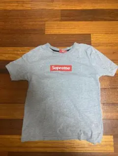 Supreme グレー ロゴ Tシャツのサムネイル