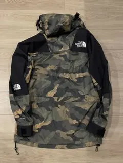 美品ノースフェイス　迷彩柄カモフラ マウンテンジャケット