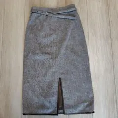 グレー スリット入り スカート ベルト付き