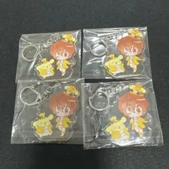カラフルピーチ　サンリオコラボ　トレーディングアクリルキーホルダー　　うり