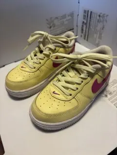 Nike Air Force 1 イエロー/ピンク スニーカー
