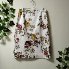 LAURA ASHLEY 花柄タイトスカート 膝丈のサムネイル