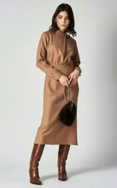 【新品】Whim Gazette ギャザーフーデッドコート アイボリー最終値下げ THE PAUSE】ギャザーフーデッドコート | Whim Gazette(ウィム