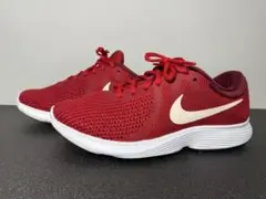 Nike レボリューション4 レッド