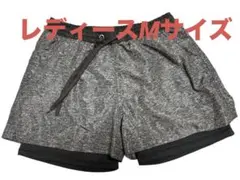 グレーの2層構造ショートパンツ　ジョギングパンツレディースMサイズ