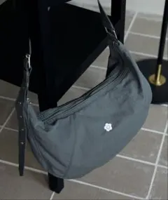 MARY QUANT チャコールショルダーバッグ