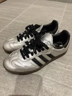 さっちーさん専用adidas サンバ シルバー 24cm - メルカリ