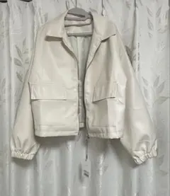 ホワイト合成皮革ジャケット