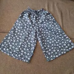 GU　花柄パンツ