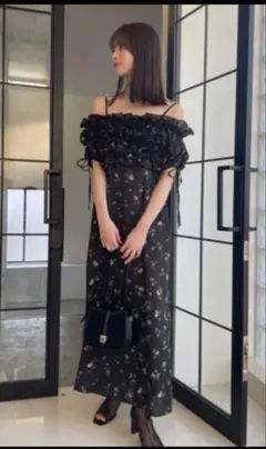 snidel ボリュームラッフルフリルプリントワンピース