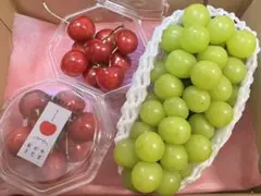 大房ハウス山梨「シャインマスカット」と特秀品4L「やまがた紅王」詰め 