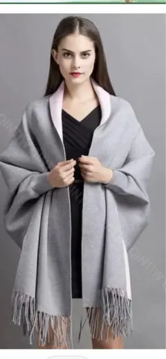 リバーシブル ポンチョ 袖付き　グレー ピンク フリンジ付きストール