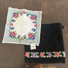 FEILER 花柄ポーチ 黒　グレーハンカチ