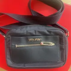 美品Tommy Hilfiger トミーヒルフィガー　ブラックショルダーバッグ