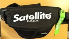 【美品】サテライトSatellite ボディバッグ ウエストバッグ　黒 ロゴ