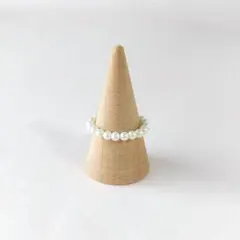 ハンドメイド　パールのシンプルビーズリング　(11号程度)