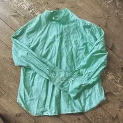 グリーンレーベル　ハイネックブラウス