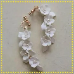 ♦︎フラワー　ホワイト　ゴールド　イヤリング　ウェディング　アクセサリー　結婚式