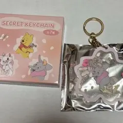 ダンボ　さくら　ディズニーストア　シークレット キーチェーン