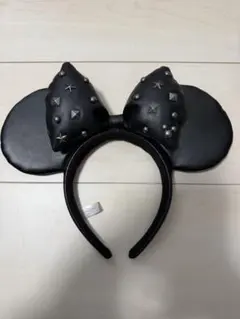 スタッズ付きブラック耳型カチューシャ