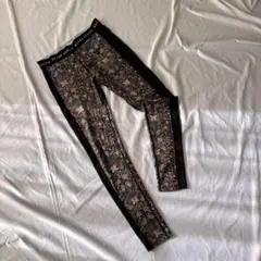 【TIGORA by BEAMS DESIGN】レギンス　花柄　蝶柄　総柄　ヨガのサムネイル
