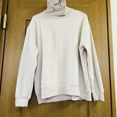タートルネック スウェット トレーナー オフホワイト　カジュアル　ハニーズ　M