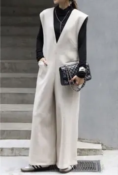 ボンジュールサガン　ウールタッチVネックオールインワン　ライトベージュ