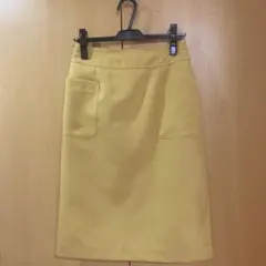 きれいな黄色スカート