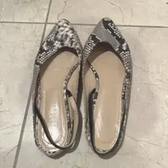 バーニーズニューヨーク　BARNEYS NEW YORKサンダル　パイソン柄のサムネイル