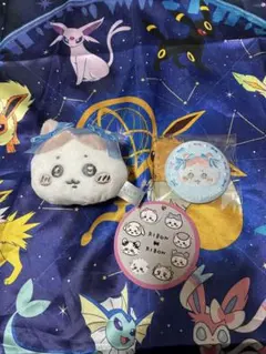 ちいかわ　ハチワレ　刺繍缶バッジ　ミニがま口　リボン