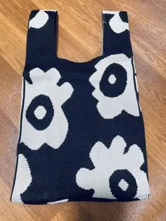 ハンドメイド 黒と白の花柄エコバッグ