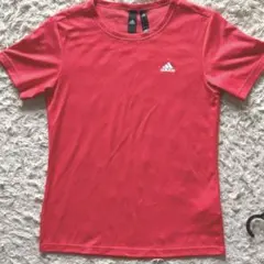 adidas レッド Tシャツ　ウォーキング　スポーツ