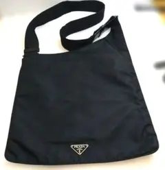 PRADA サコッシュ ナイロン 黒 斜め掛け
