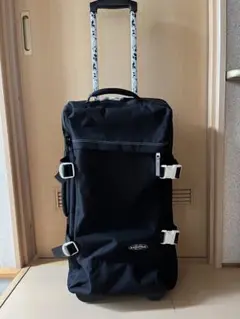 EASTPAK セミハードタイプ　キャリーバッグ　2輪　ブラック　美品　中古品のサムネイル