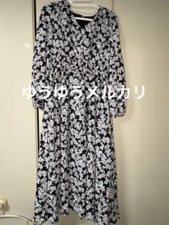 モノトーン 花柄 ロングワンピース Mサイズ 長袖 黒 白 ボタニカル