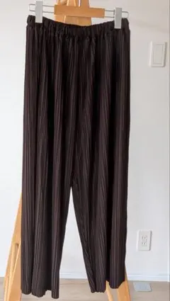 ワールド　ランダムプリーツパンツ ダークブラウン ワイドパンツ