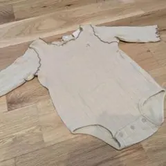 petit main ベージュロンパース 80