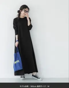 新品：【coca】エンボス加工Aラインフレアワンピース