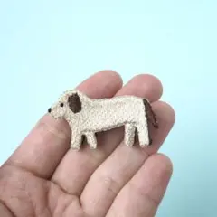 刺繍ブローチ　動物シリーズ　「犬」