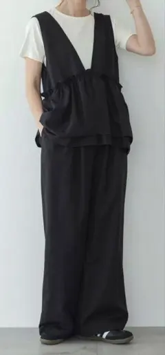 ももた様専用 ペプラムフリルアソートオールインワン 美品 - メルカリ