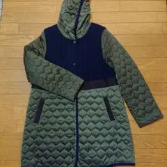 カーキのキルティングコート